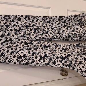 Floral Black and White Flare Capris